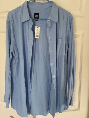 GAP Men's Sky Blue Casual Button-Down Shirt